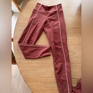 Abercrombie & Fitch legging with White Accents